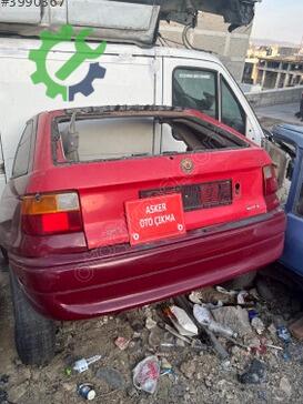 Opel Astra Sağ Arka Çamurluk çıkma parça