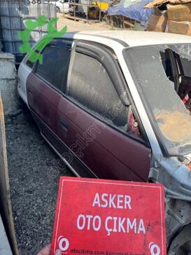 Opel Astra Sağ Çamurluk çıkma parça