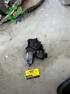 Opel Astra Sağ Ön Çamurluk çıkma parça