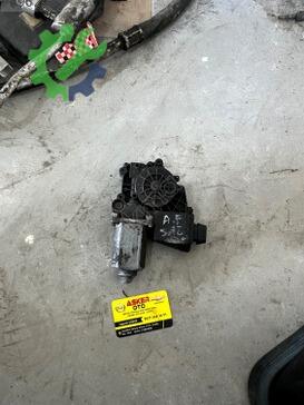 Opel Astra Sağ Ön Çamurluk çıkma parça