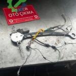 Opel Astra F sol ön cam krikosu uydurma