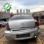 Astra H sedan bagaj kapağı