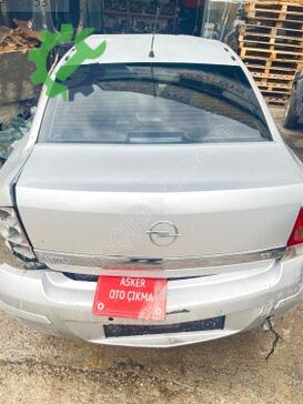Opel Astra Bagaj Kapağı çıkma parça