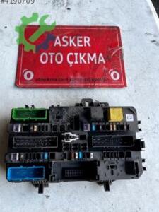 Opel Astra Haş arka sigorta tablası LJ kodlu