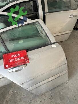 Opel Astra Sağ Arka Kapı Camı çıkma parça