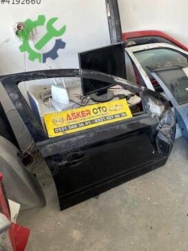Opel Astra Sağ Ön Kapı çıkma parça