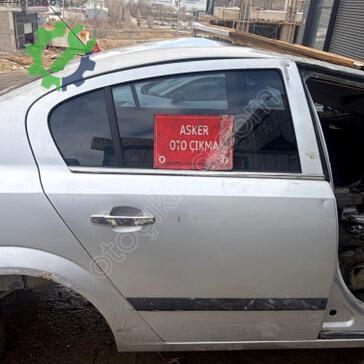 Opel Astra Sağ Arka Kapı Camı çıkma parça