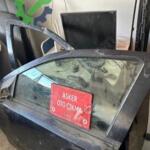 Opel Astra haş sol ön kapı camı