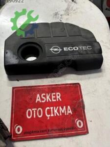 Opel Astra j 1.7 motor üst kapağı plastik