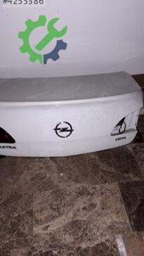 Opel Astra Bagaj Kapağı çıkma parça