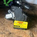 Opel Astra K arka cam silgi motoru