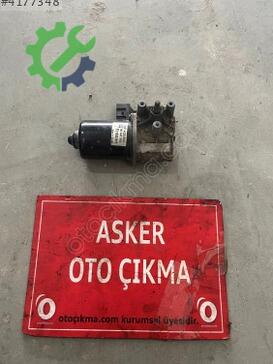 Opel Astra Ön Cam Motoru çıkma parça