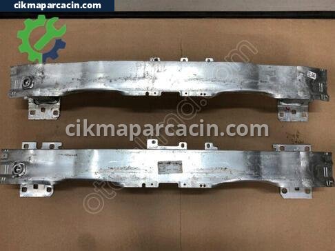 Audi A3 Ön Tampon Demiri çıkma parça