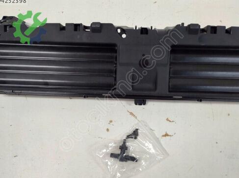 Audi A4 Hava Kanalı 8W0807771E çıkma parça