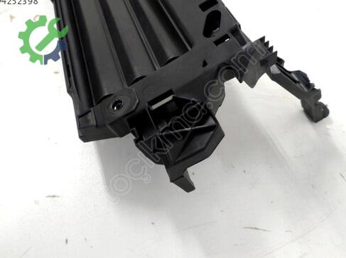 Audi A4 Hava Kanalı 8W0807771E çıkma parça