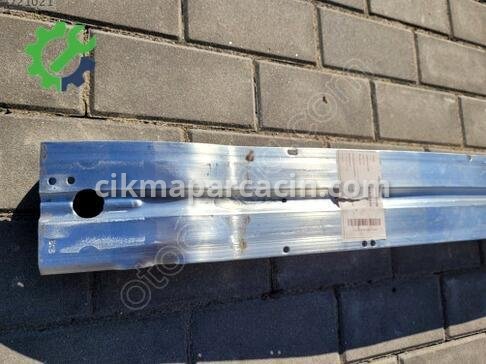 Audi Q5 Ön Tampon Demiri 8R0807113B sıfır parça