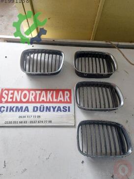 BMW 5 Serisi Ön Panjur çıkma parça