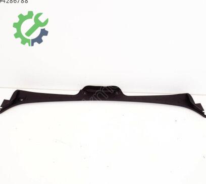 BMW 5 Serisi Cam Önü Izgarası 51747027083 çıkma parça