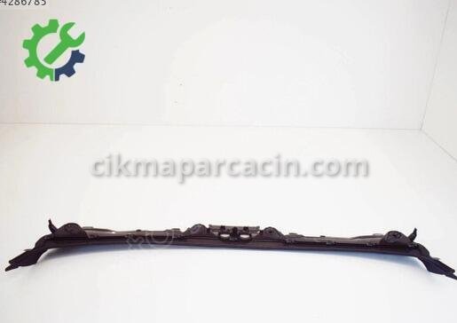 BMW 3 Serisi Cam Önü Izgarası 51717258177 sıfır parça