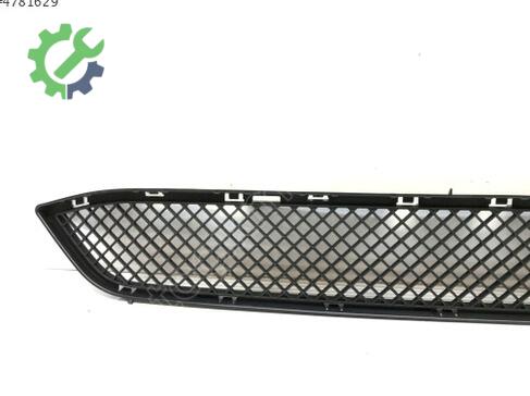 BMW X1 Tampon Izgarası 51117303752 çıkma parça