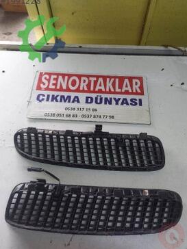BMW X5 Ön Panjur 0627110 çıkma parça