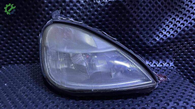 Mercedes-Benz A Serisi Sağ Ön Far çıkma parça