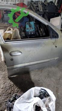 Renault Clio Sağ Ön Kapı çıkma parça