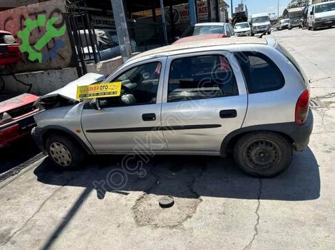 Opel Corsa Bardaklık çıkma parça