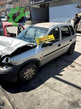 Opel Corsa Bardaklık çıkma parça