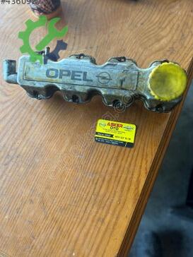 Opel Corsa Külbütör Kapağı çıkma parça