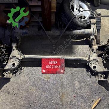Opel Corsa Arka Dingil çıkma parça