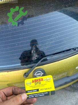 Opel Corsa Silecek Kolu çıkma parça