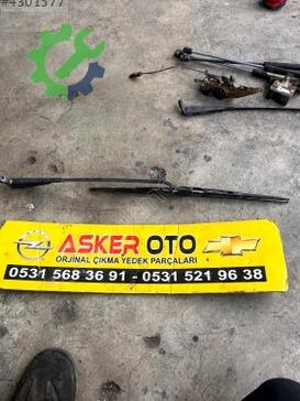 Opel Corsa Silecek Kolu çıkma parça