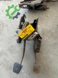 Opel Corsa b debriyaj pedalı