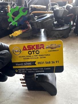 Opel Corsa Flaşör Düğmesi çıkma parça