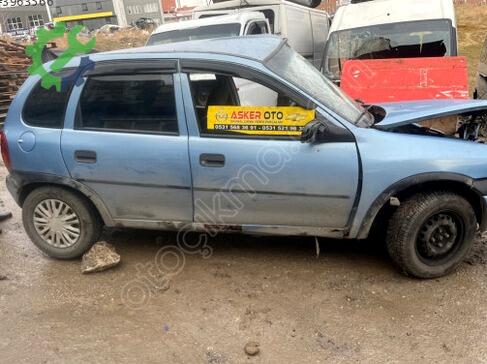 Opel Corsa Sağ Arka Çamurluk çıkma parça