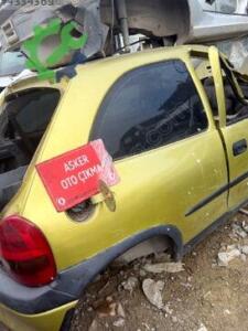 Opel Corsa b sağ arka çamurluk tek kapı
