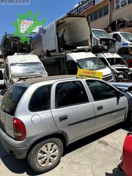 Opel Corsa Sağ Arka Kapı çıkma parça