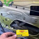 Opel Corsa b sağ ön cam krikosu