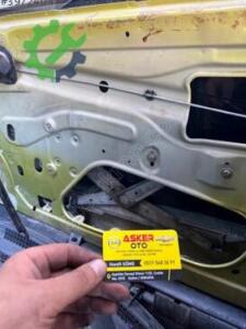 Opel Corsa b sağ ön cam krikosu