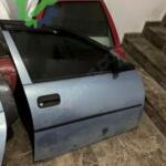 Opel Corsa b sağ ön kapı
