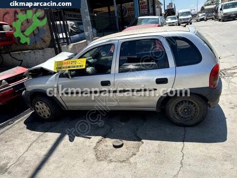 Opel Corsa Sol Arka Kapı Camı çıkma parça