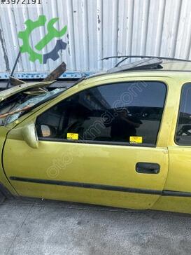 Opel Corsa Sol Ön Kapı çıkma parça