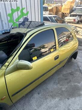 Opel Corsa Sol Ön Kapı çıkma parça