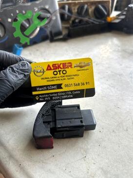 Opel Corsa Flaşör Düğmesi çıkma parça