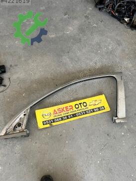 Opel Corsa Kapı Direği çıkma parça