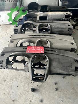 Opel Corsa Göğüs çıkma parça