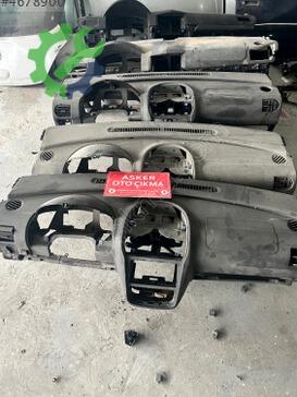 Opel Corsa Göğüs çıkma parça