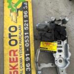 Opel Corsa c sağ ön cam kriko motoru