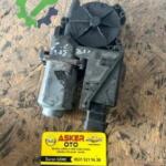Opel Corsa c sağ ön cam motoru